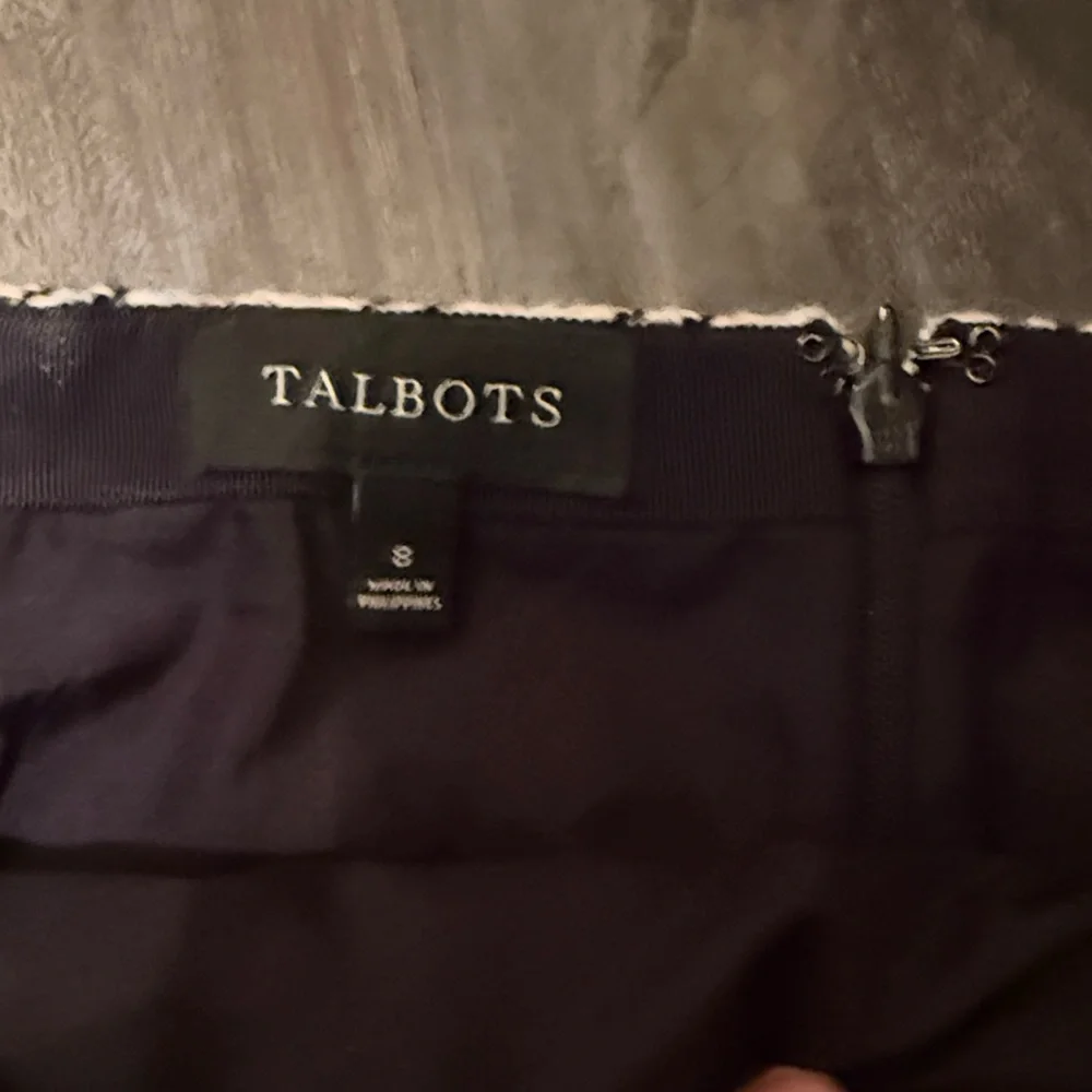 Talbots houndstooth wool blend A-Line Skirt- worn maybe 2-3times- retail 109‎